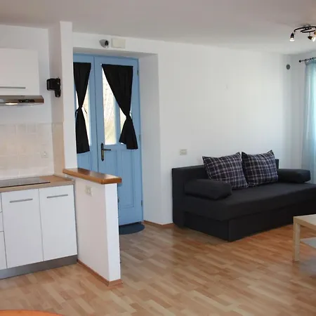 App Nirvana Mit Garten In Der Altstadt Von By Interhome Διαμέρισμα