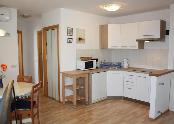 Appartement App Nirvana Mit Garten In Der Altstadt Von By Interhome *