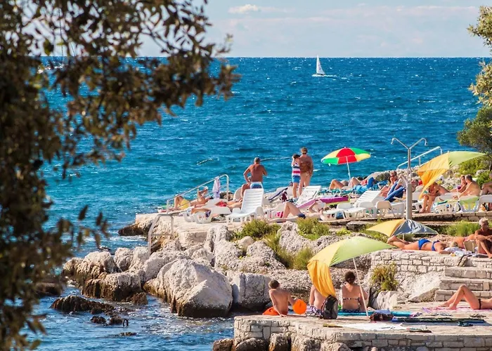 아파트 App Nirvana Mit Garten In Der Altstadt Von By Interhome 브르사르